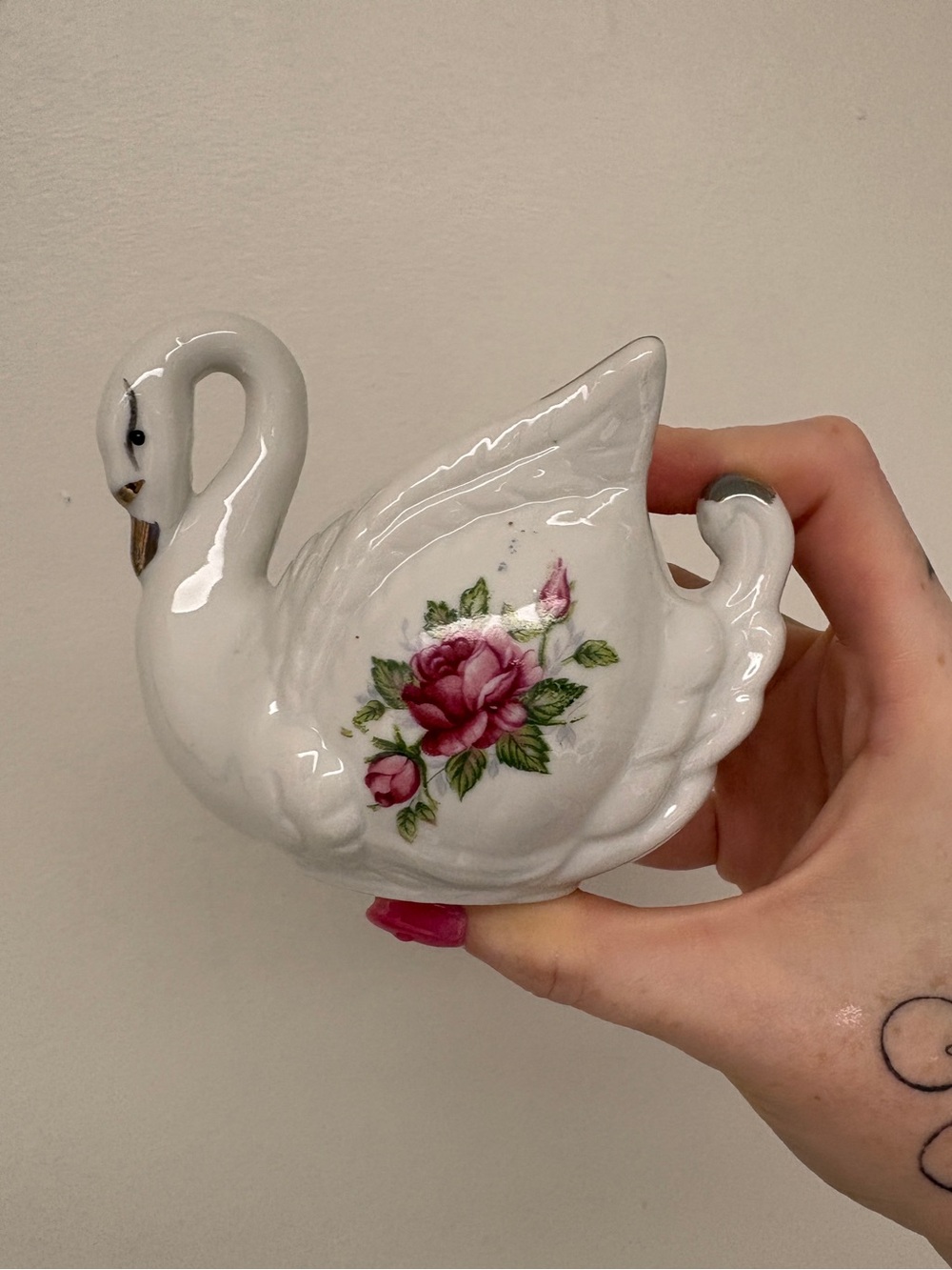 Vintage Porcelain Swan Pomander/ 
Potpourri Scent Diffuser